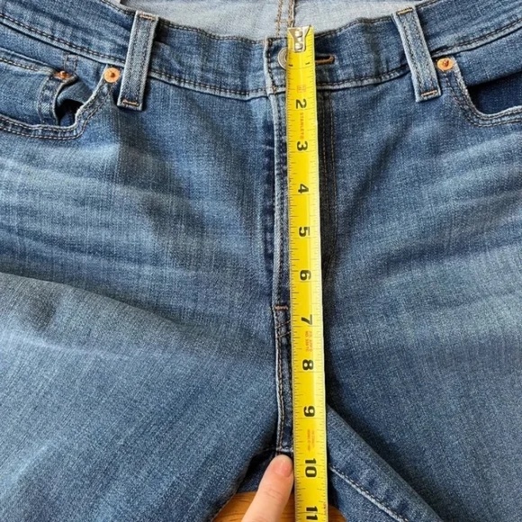 Levis Sz 33 Boyfriend Jeans Denim Pants Mid Rise Relaxed Fit Stretch Tapered Leg - Picture 6 of 9